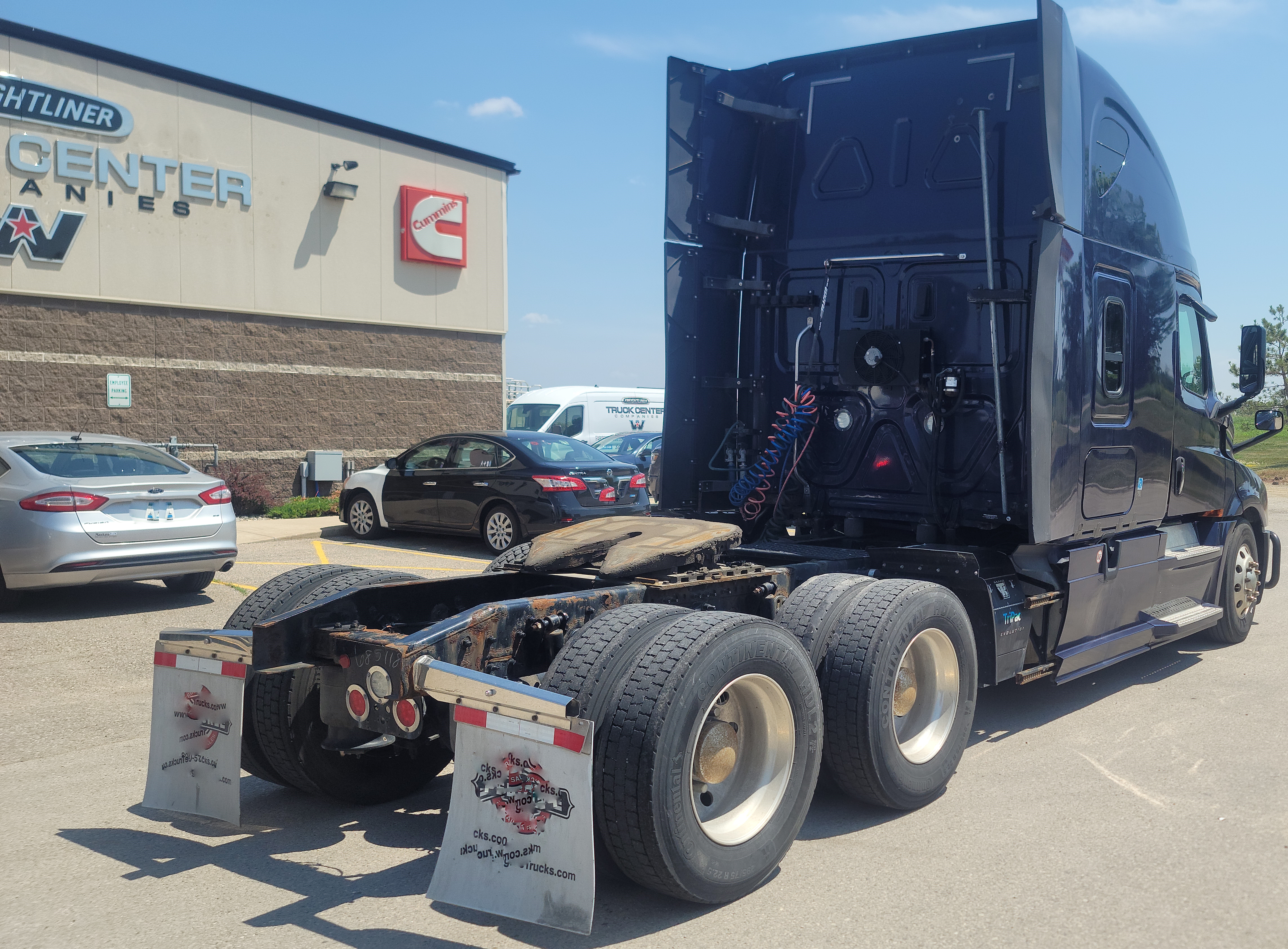Freightliner New Cascadia® - D&K Truck Company