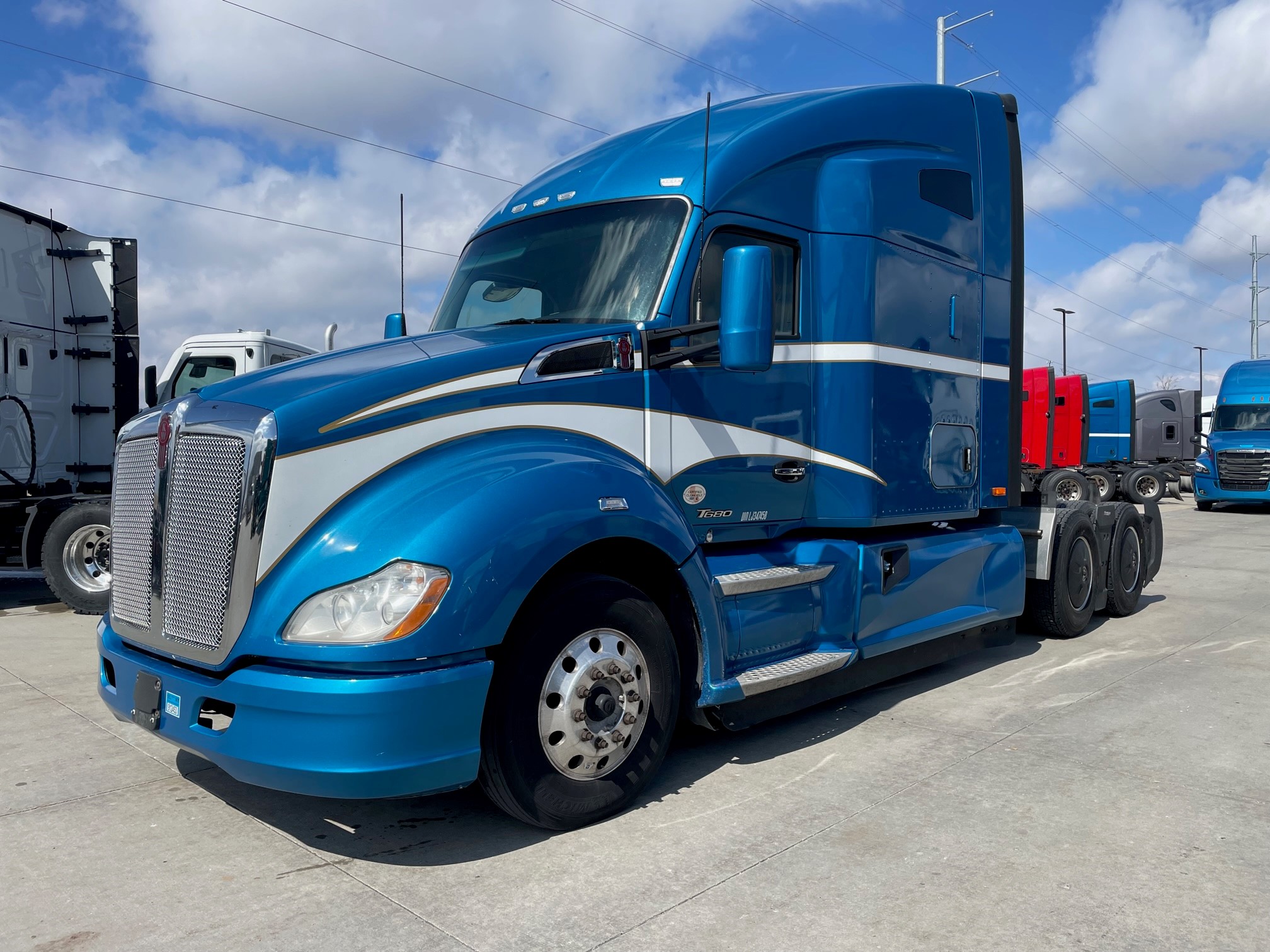 2019 kenworth t680 fridge size