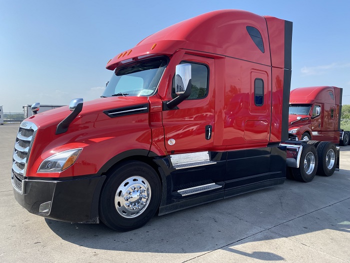 2024 FREIGHTLINER PT126SLP VG1037 Truck Center Companies